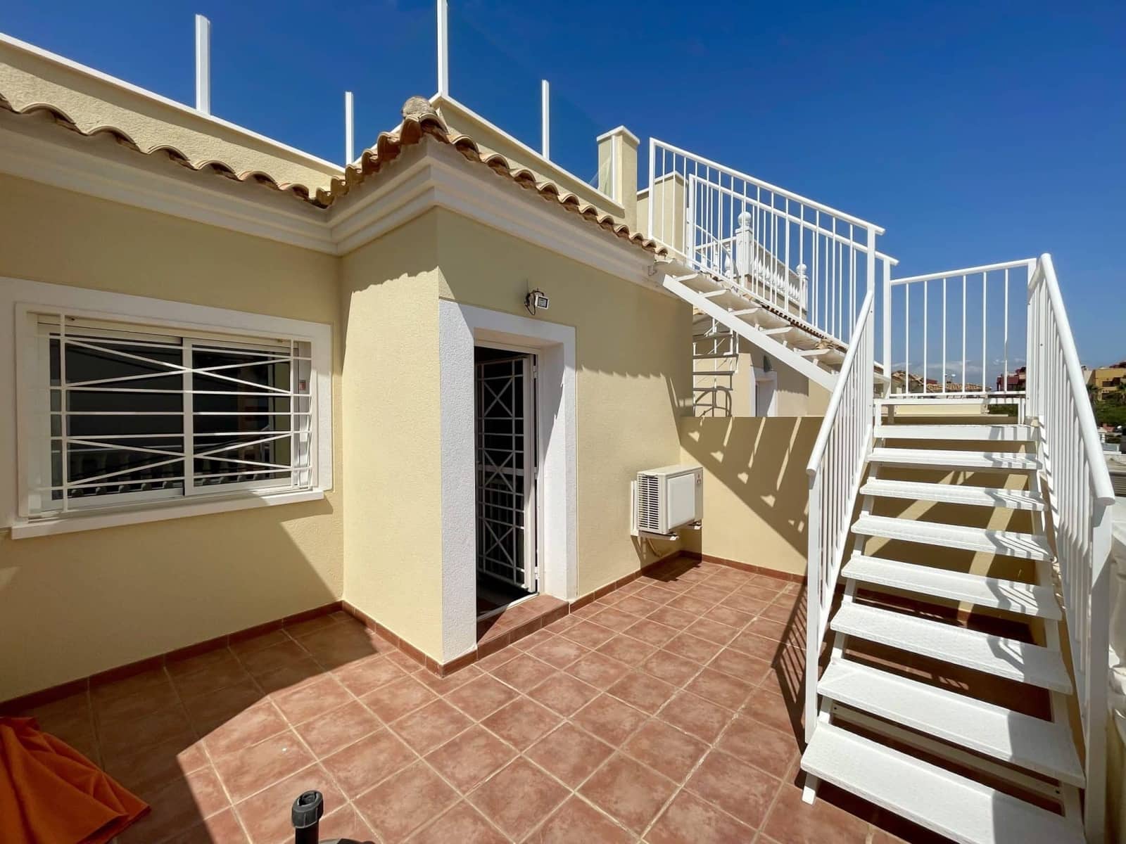 2 quarto Bungalow para venda em Orihuela Costa com piscina - 185 000 € (Ref: 9777852)