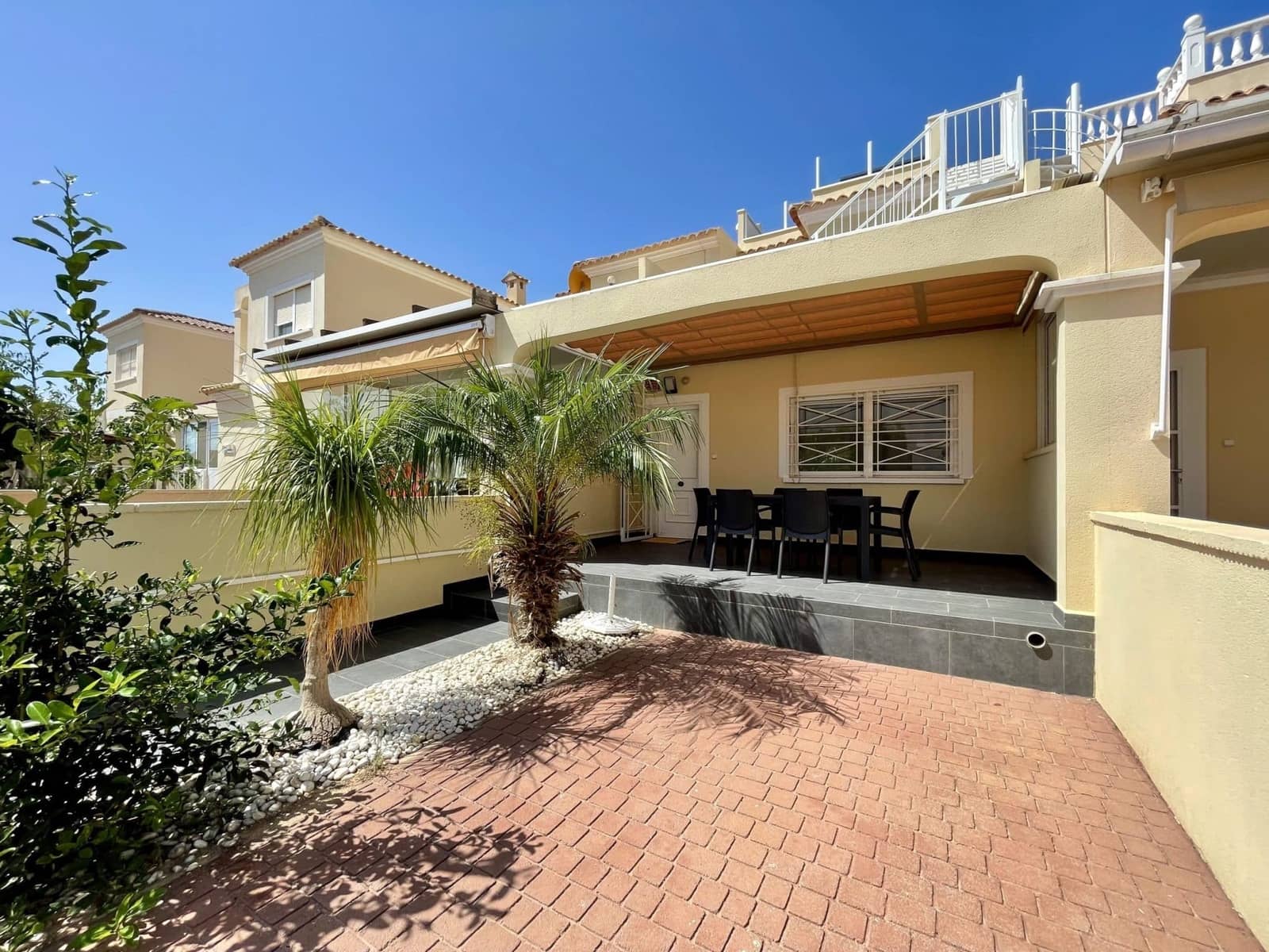 2 quarto Bungalow para venda em Orihuela Costa com piscina - 185 000 € (Ref: 9777852)