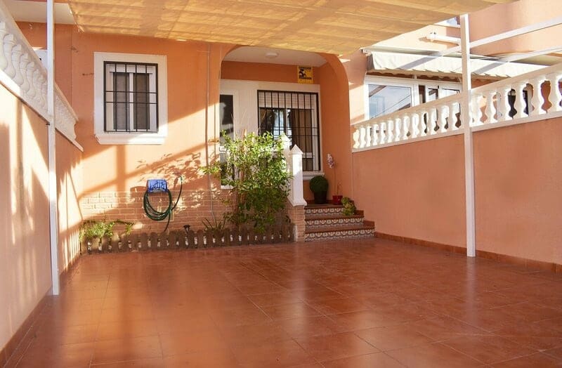 3 quarto Casa em Banda para venda em Torrevieja - 210 000 € (Ref: 9777907)