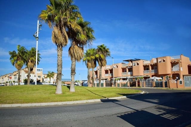 3 sypialnia Dom na sprzedaż w Torrevieja - 210 000 € (Ref: 9777907)