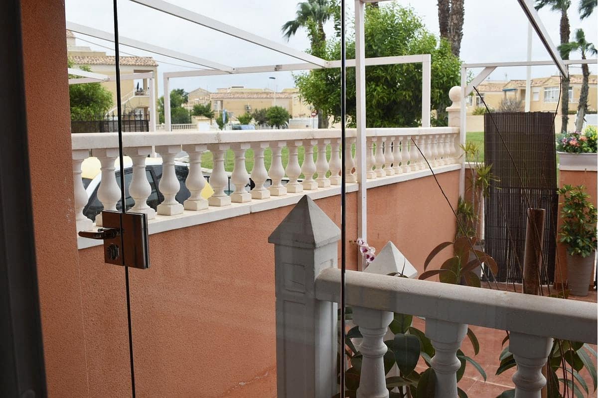 3 quarto Casa em Banda para venda em Torrevieja - 210 000 € (Ref: 9777907)