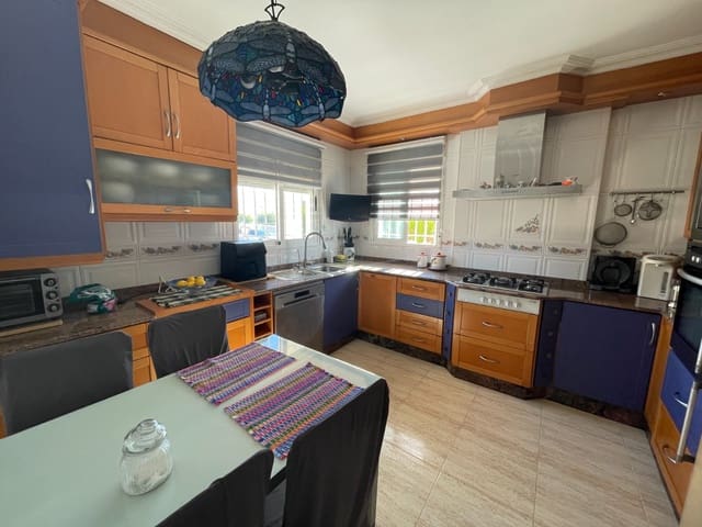 4 makuuhuone Huvila myytävänä paikassa El Moncayo, Guardamar del Segura - 410 000 € (Ref: 9790856)