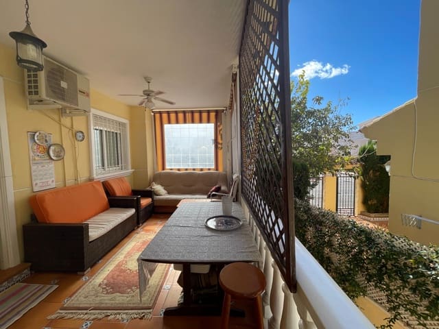 4 makuuhuone Huvila myytävänä paikassa El Moncayo, Guardamar del Segura - 410 000 € (Ref: 9790856)