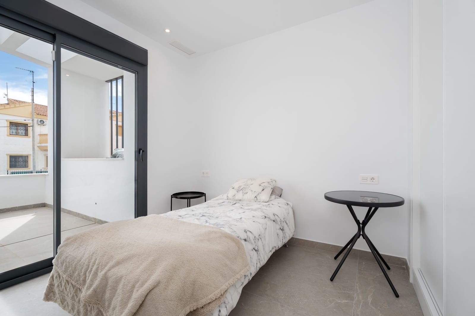 3 bedroom Villa for sale in Torrevieja with pool - € 499,000 (Ref: 9790861)