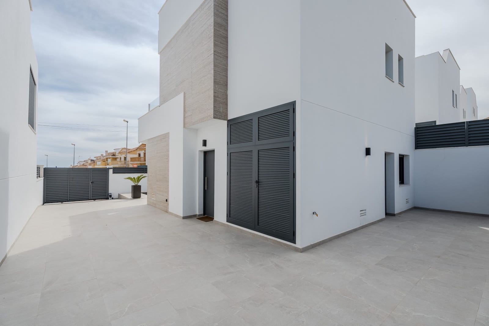 3 bedroom Villa for sale in Torrevieja with pool - € 499,000 (Ref: 9790861)