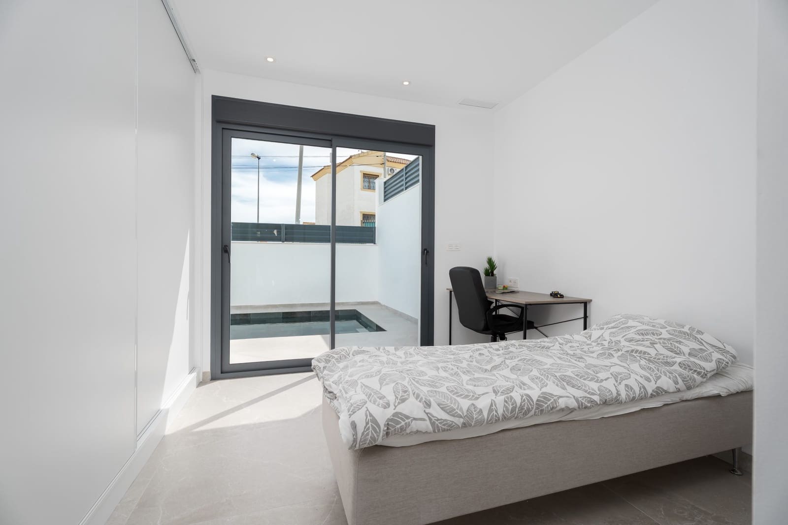 3 bedroom Villa for sale in Torrevieja with pool - € 499,000 (Ref: 9790861)