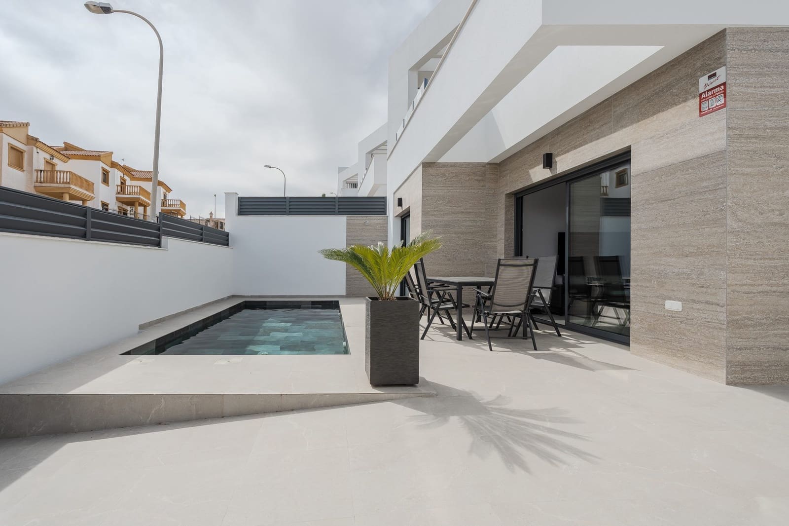 3 bedroom Villa for sale in Torrevieja with pool - € 499,000 (Ref: 9790861)