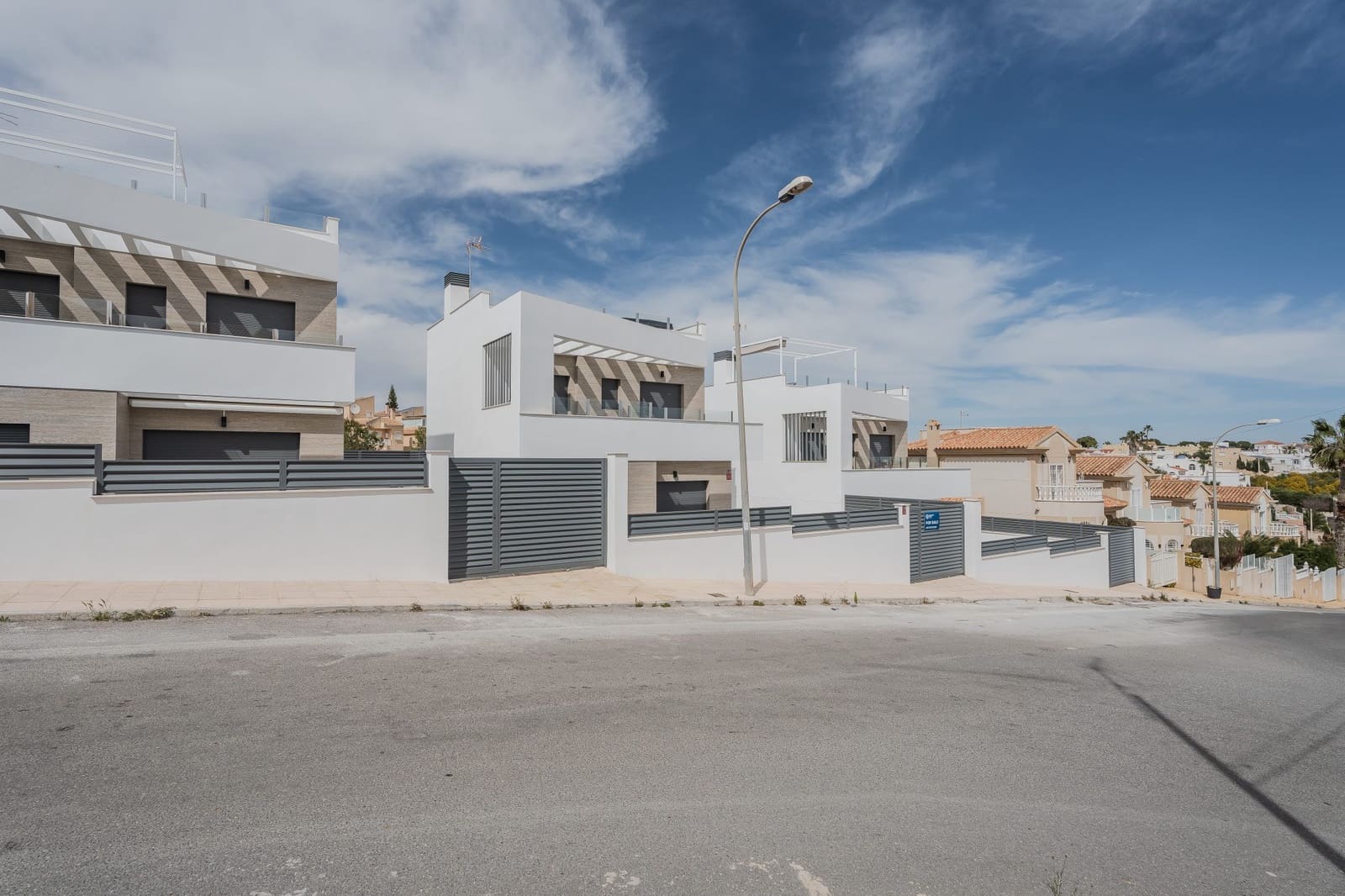 3 bedroom Villa for sale in Torrevieja with pool - € 499,000 (Ref: 9790861)