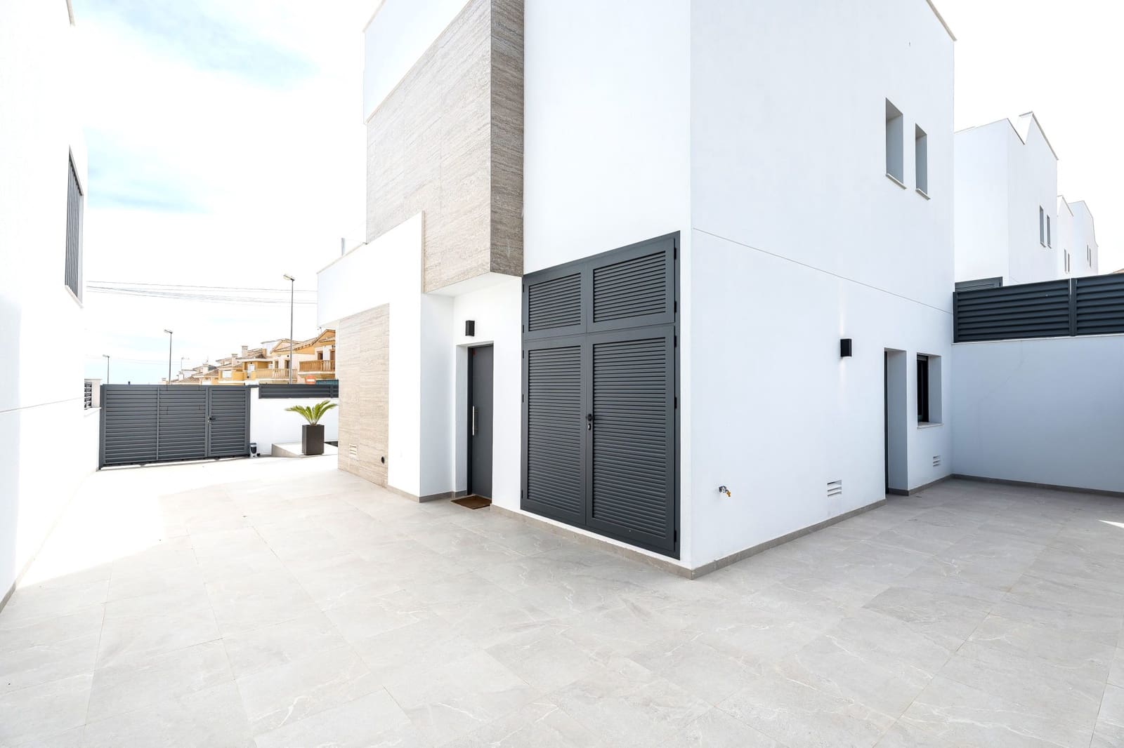 3 bedroom Villa for sale in Torrevieja with pool - € 499,000 (Ref: 9790861)