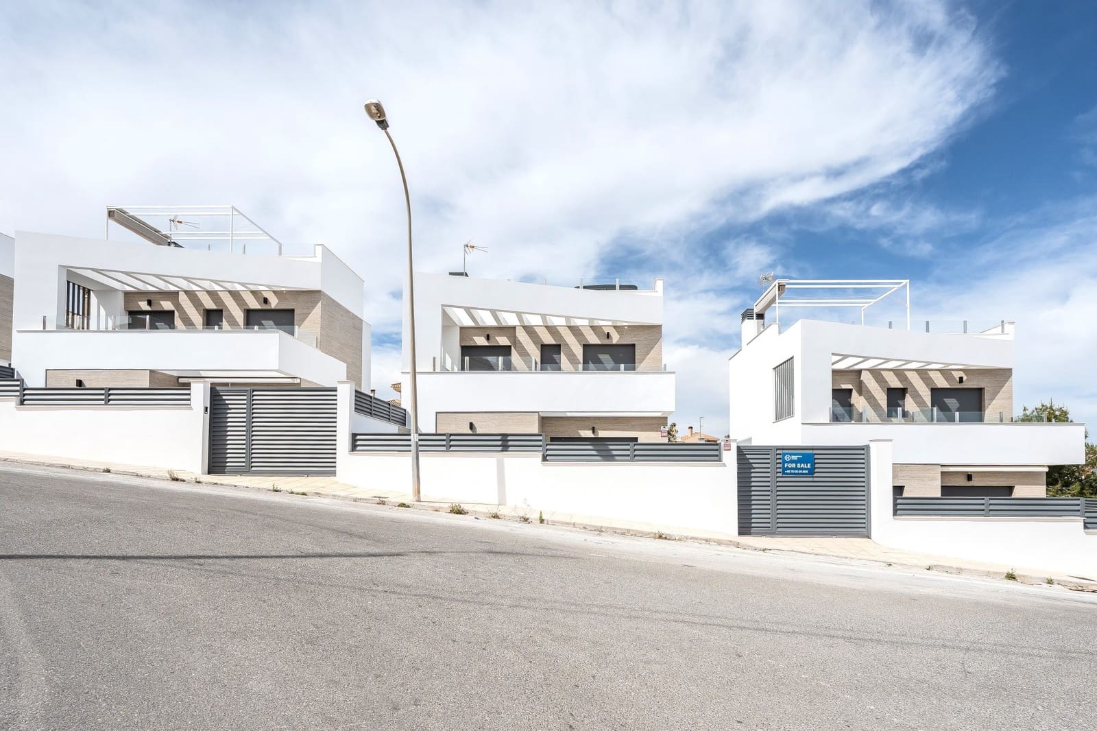 3 bedroom Villa for sale in Torrevieja with pool - € 499,000 (Ref: 9790861)