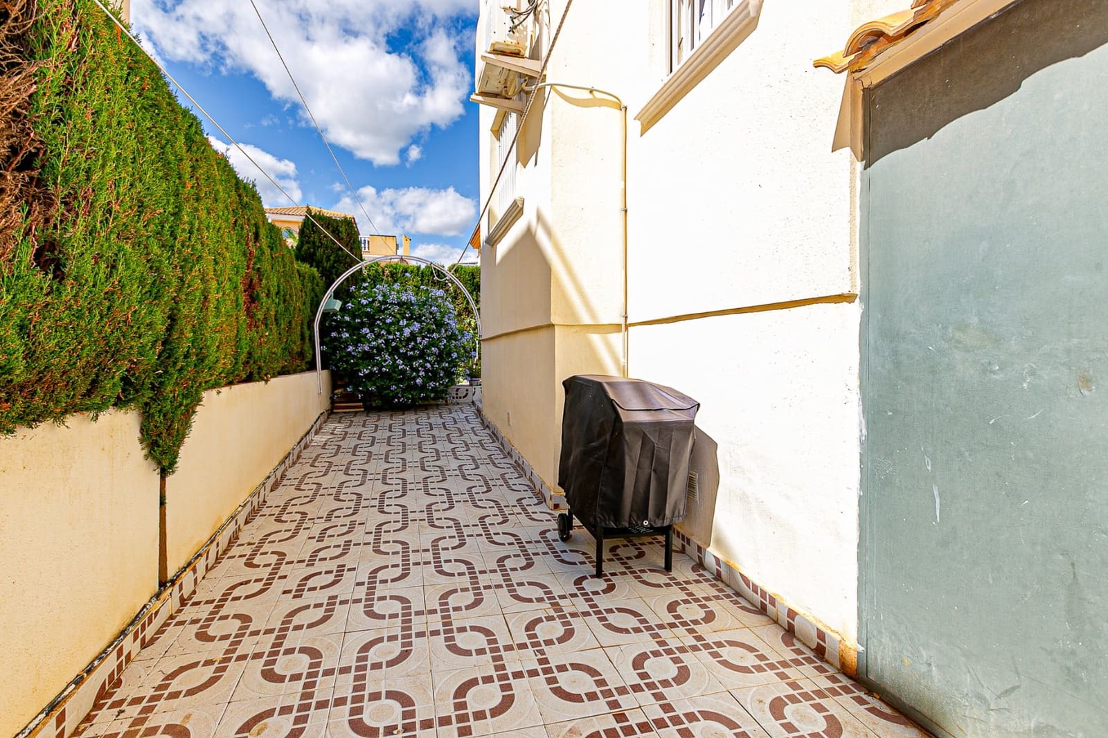 2 bedroom Apartment for sale in Playa Flamenca with pool - € 199,999 (Ref: 9831090)