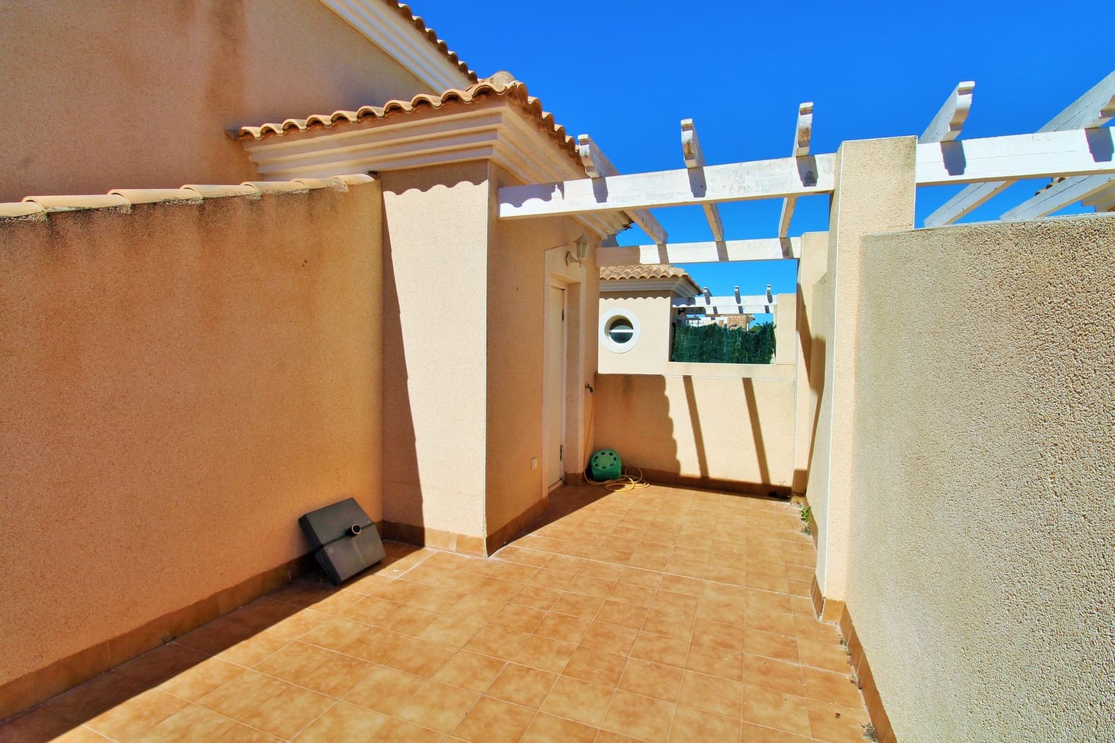 2 bedroom Townhouse for sale in Villamartin - € 162,995 (Ref: 9866797)