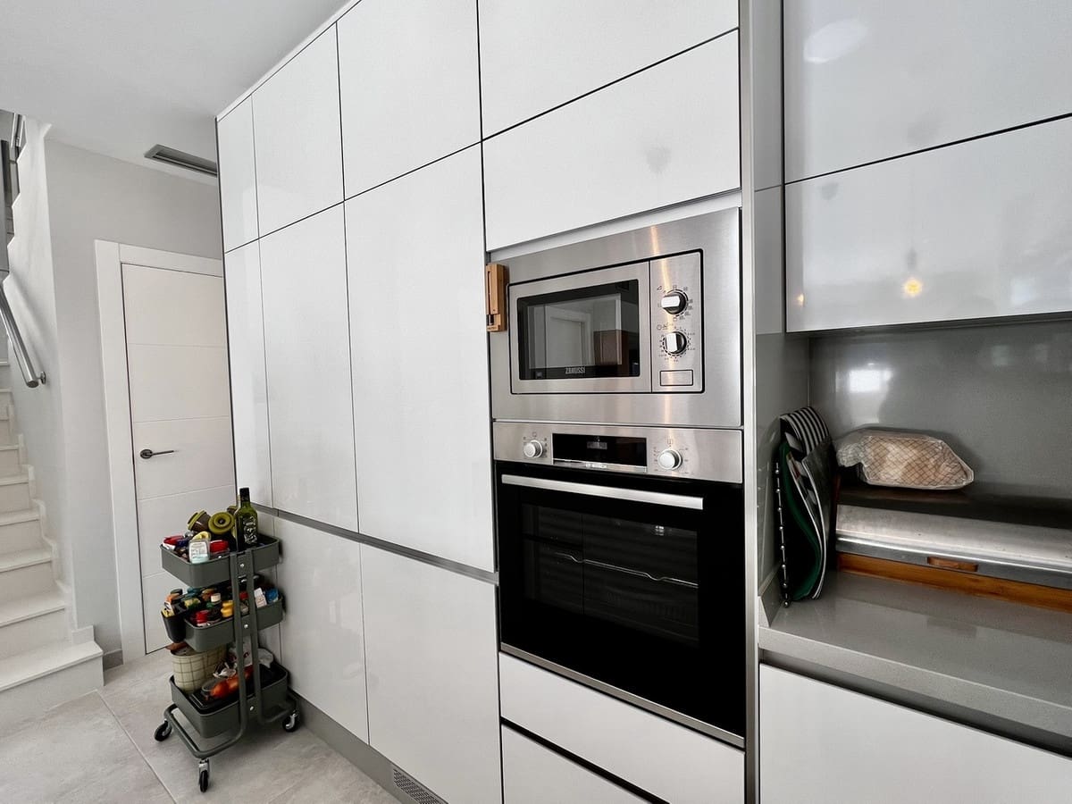 3 sypialnia Willa na sprzedaż w Villamartin - 355 000 € (Ref: 9884341)