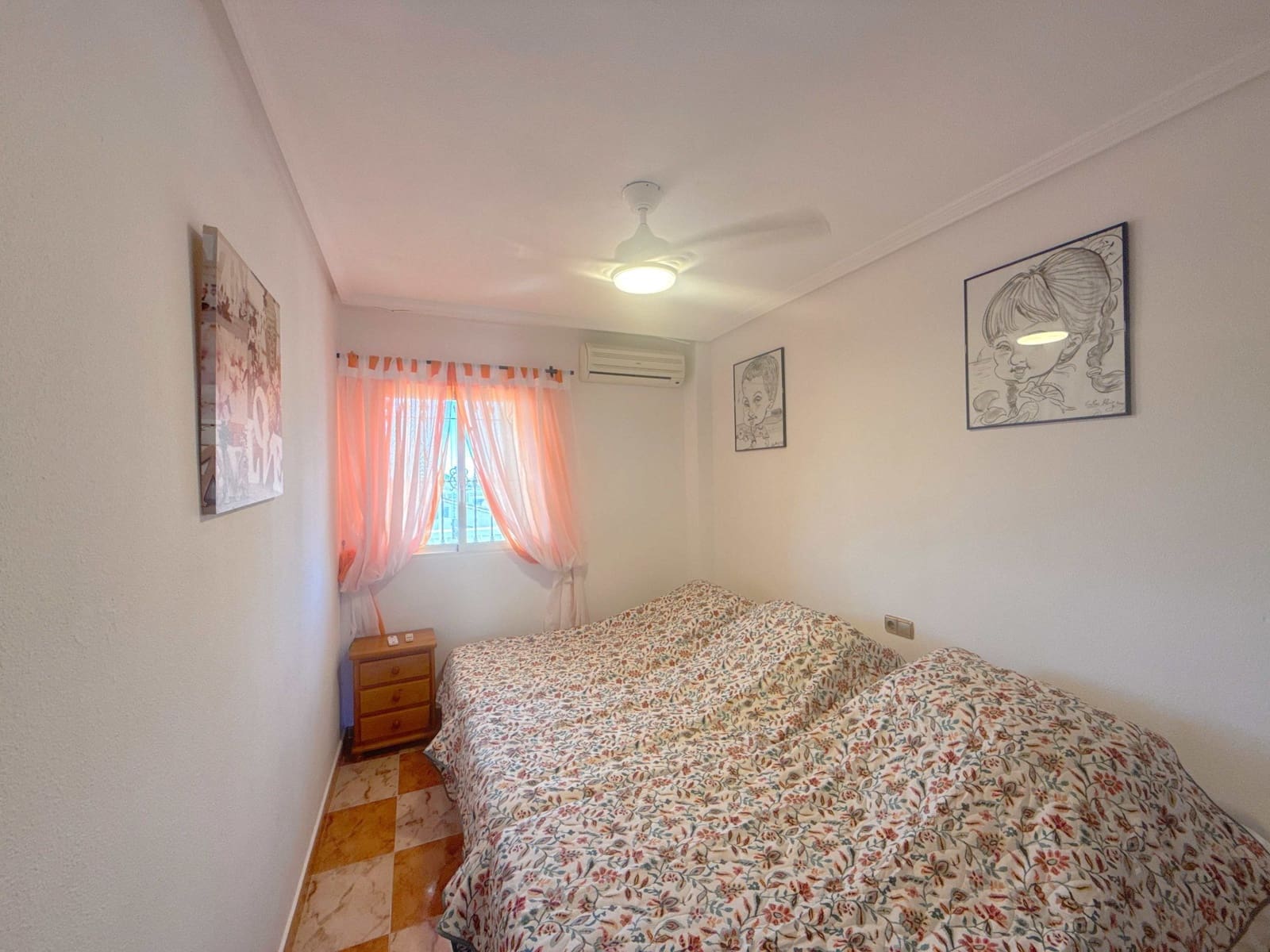 2 Zimmer Apartment zu verkaufen in Cabo Roig mit Pool Garage - 169.950 € (Ref: 9910402)
