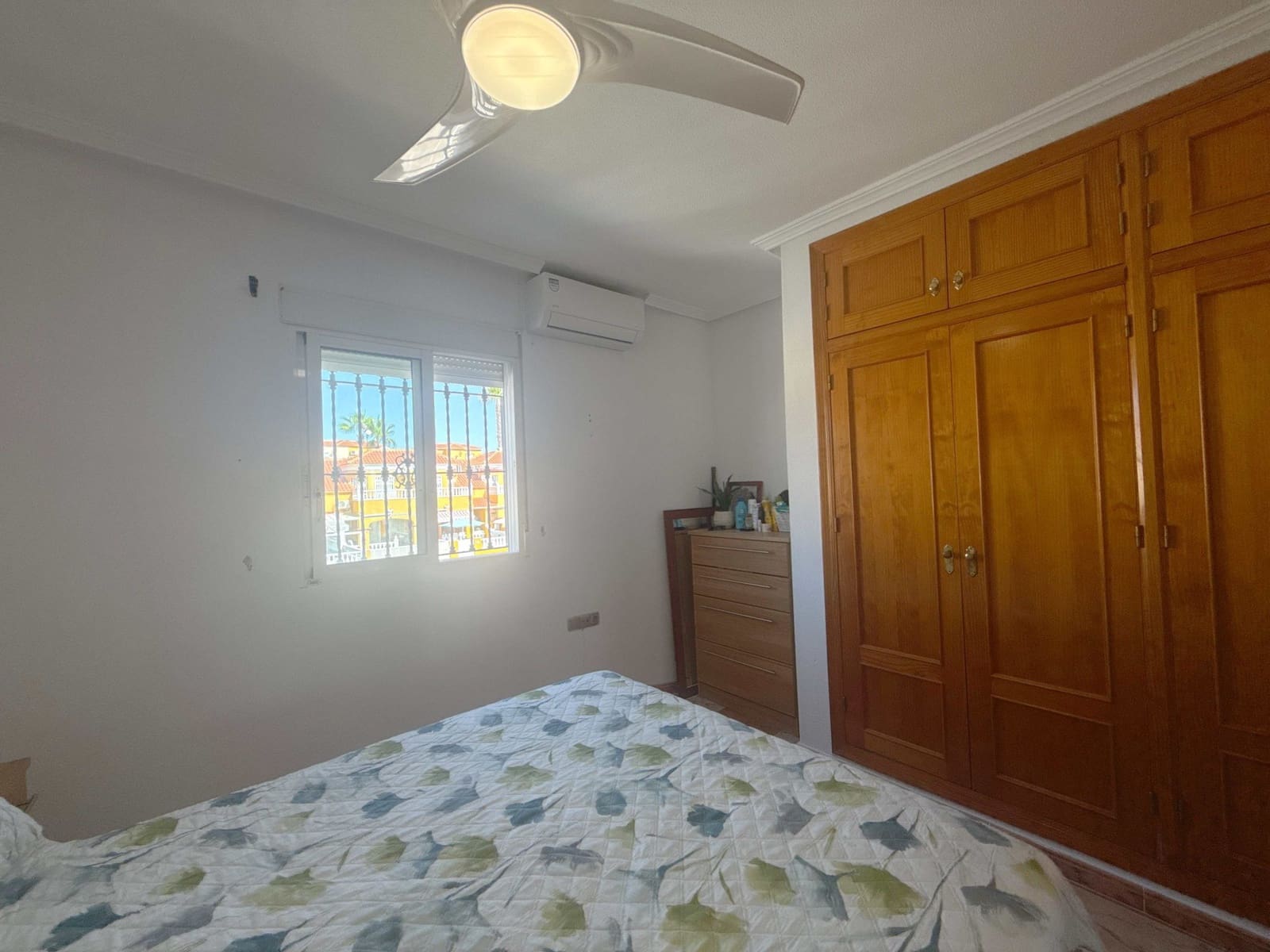 2 Zimmer Apartment zu verkaufen in Cabo Roig mit Pool Garage - 169.950 € (Ref: 9910402)
