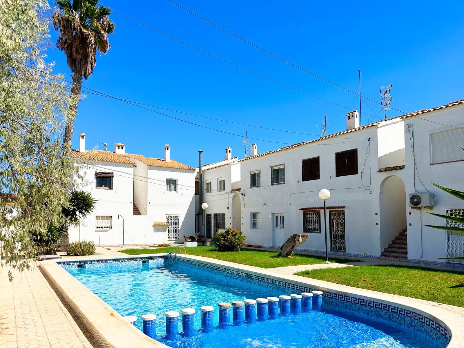 2 soverom Bungalow til salgs i Cabo Roig med svømmebasseng - € 139 900 (Ref: 9920072)