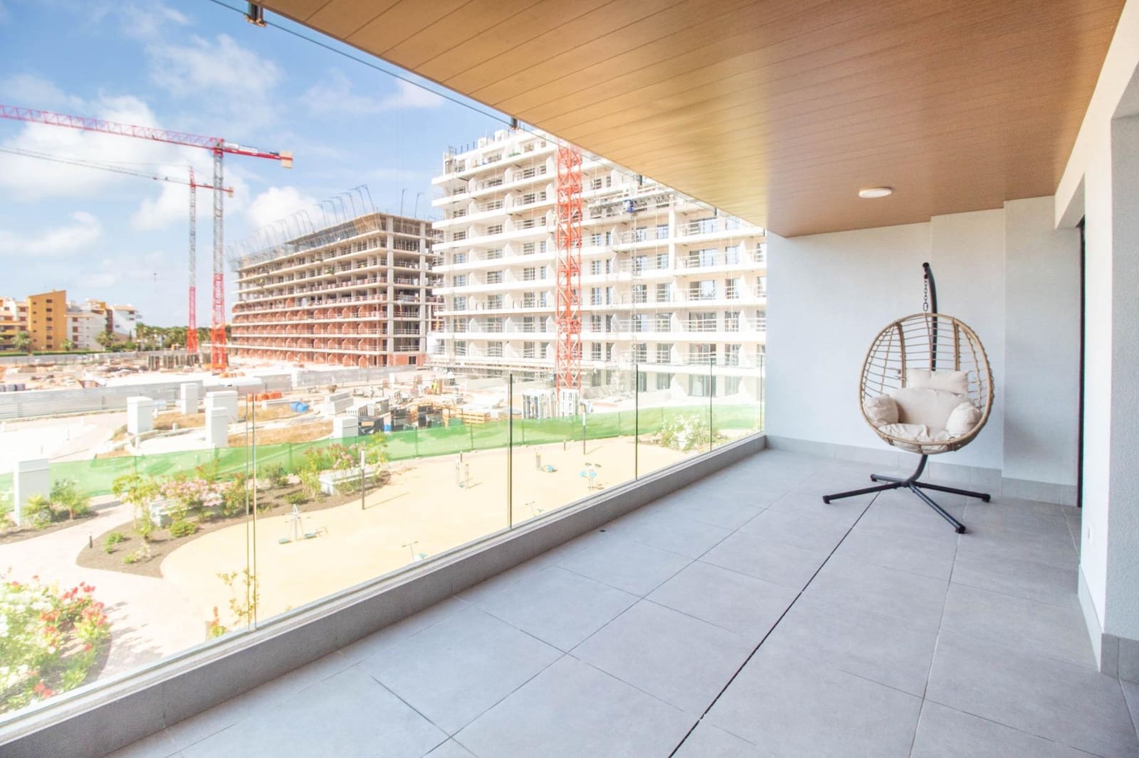 2 makuuhuone Huoneisto myytävänä paikassa Punta Prima - 370 000 € (Ref: 9982968)