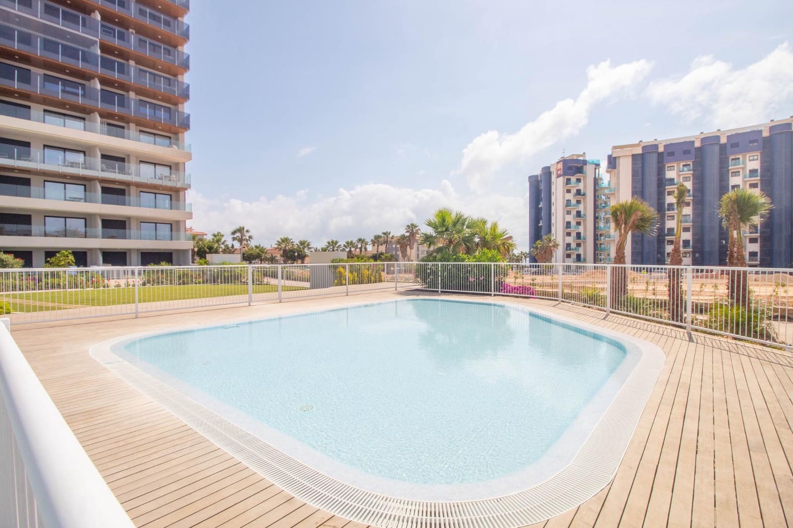 2 makuuhuone Huoneisto myytävänä paikassa Punta Prima - 370 000 € (Ref: 9982968)