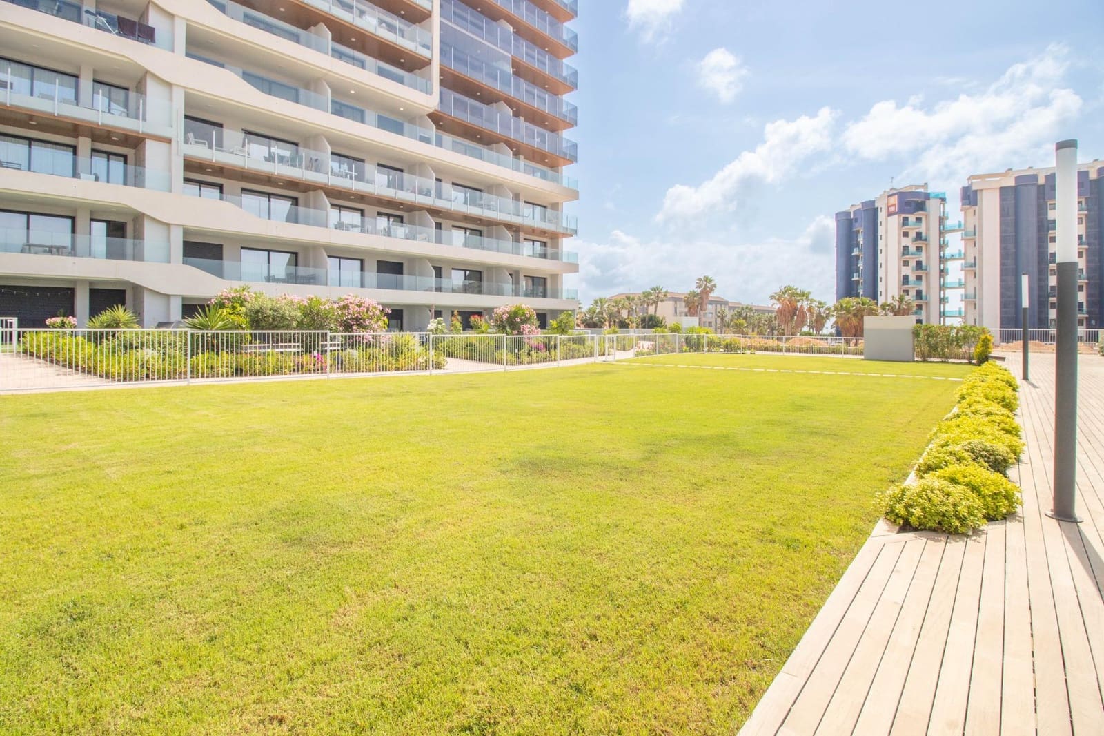 2 makuuhuone Huoneisto myytävänä paikassa Punta Prima - 370 000 € (Ref: 9982968)
