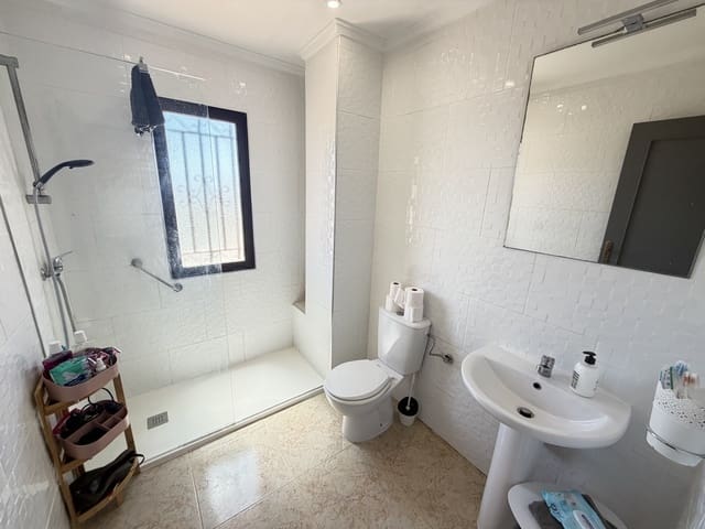 Chalet de 3 habitaciones en Villamartin, Orihuela en venta con piscina garaje - 222.000 € (Ref: 9984542)