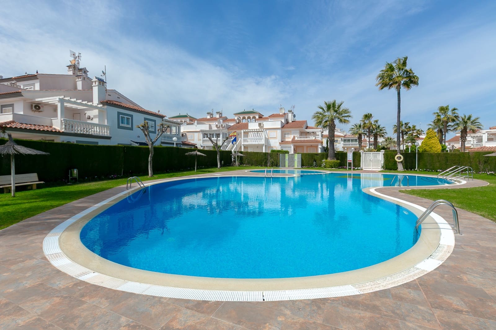 3 chambre Penthouse à vendre à Orihuela Costa avec piscine - 210 000 € (Ref: 9993920)