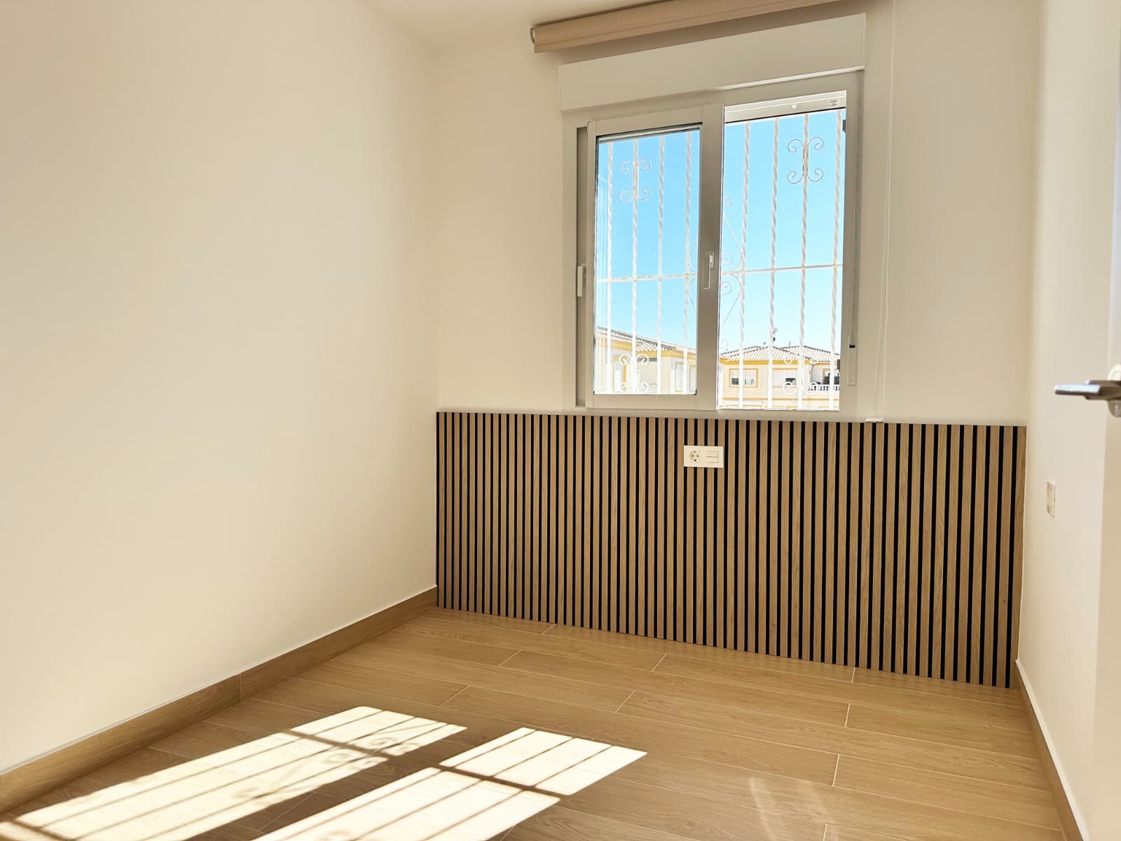 2 bedroom Apartment for sale in Playa Flamenca with pool - € 160,000 (Ref: 9993921)