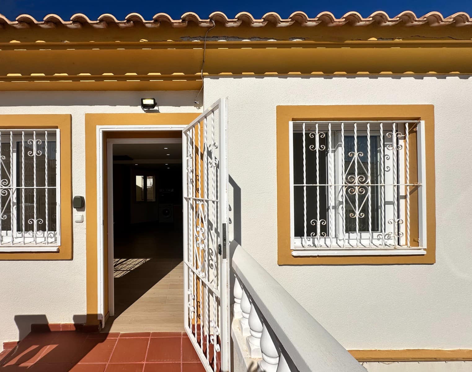 2 bedroom Apartment for sale in Playa Flamenca with pool - € 160,000 (Ref: 9993921)