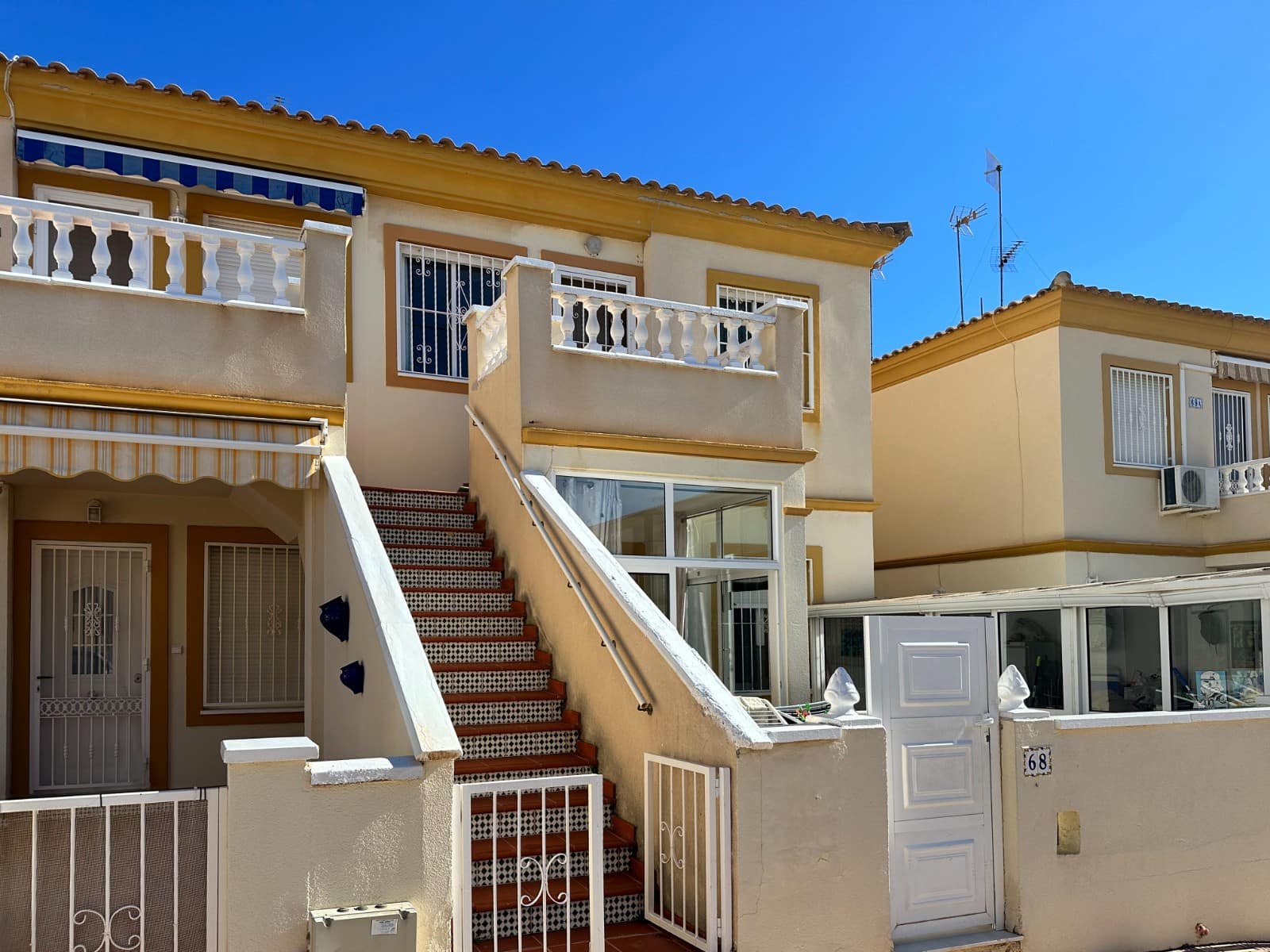 2 bedroom Apartment for sale in Playa Flamenca with pool - € 160,000 (Ref: 9993921)