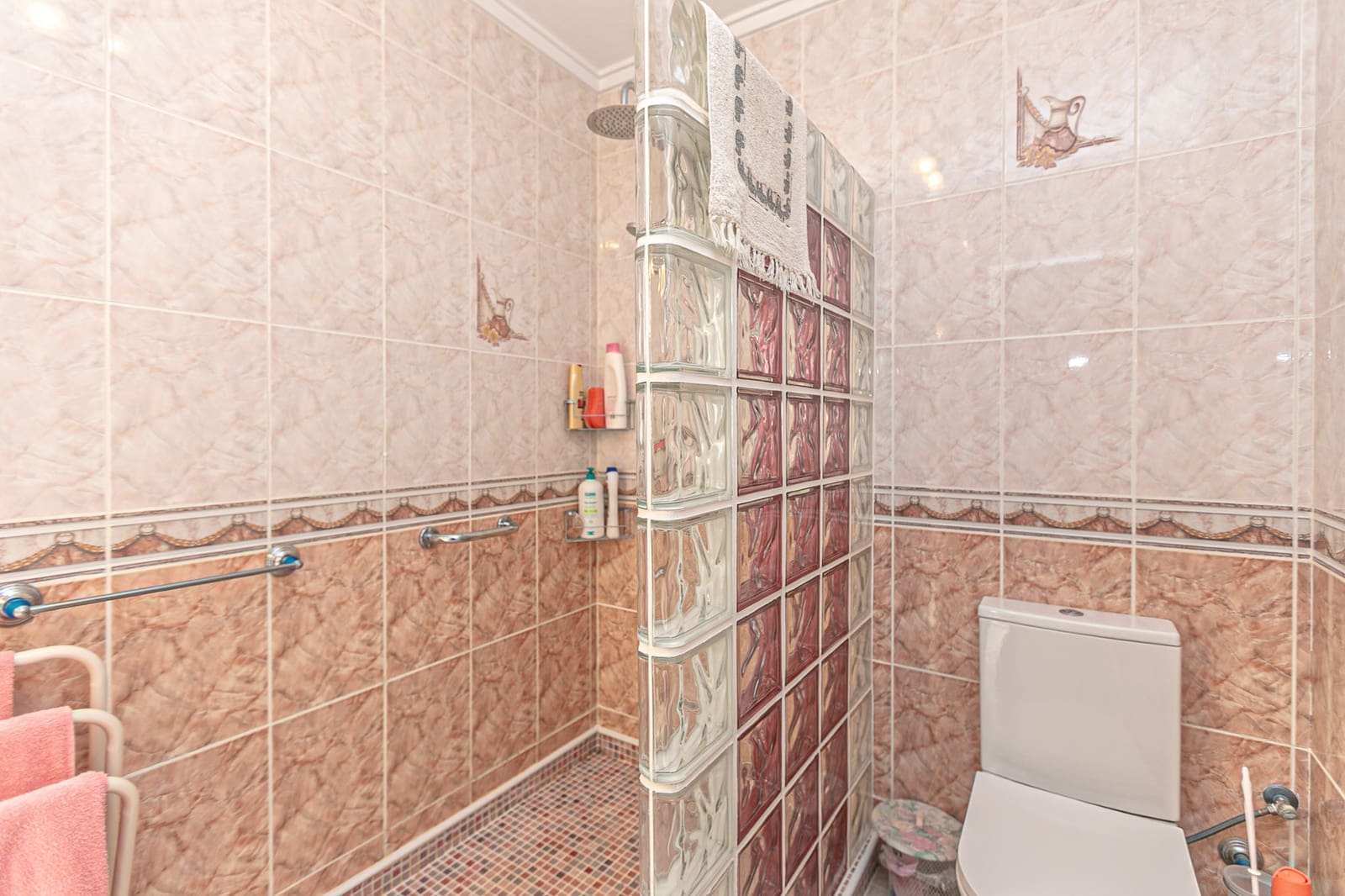 4 makuuhuone Paritalo myytävänä paikassa Los Balcones - 315 000 € (Ref: 9993923)