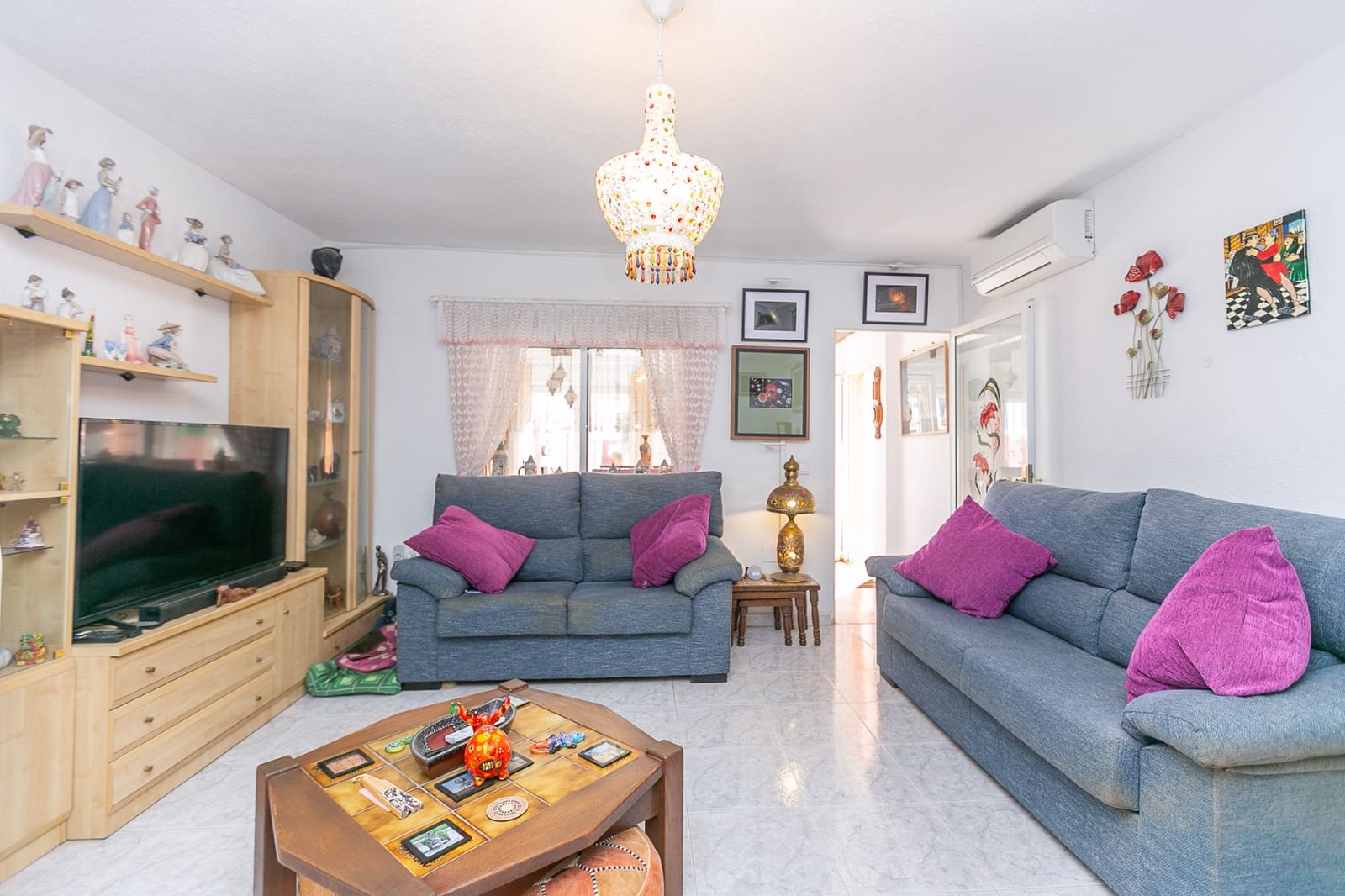 4 makuuhuone Paritalo myytävänä paikassa Los Balcones - 315 000 € (Ref: 9993923)