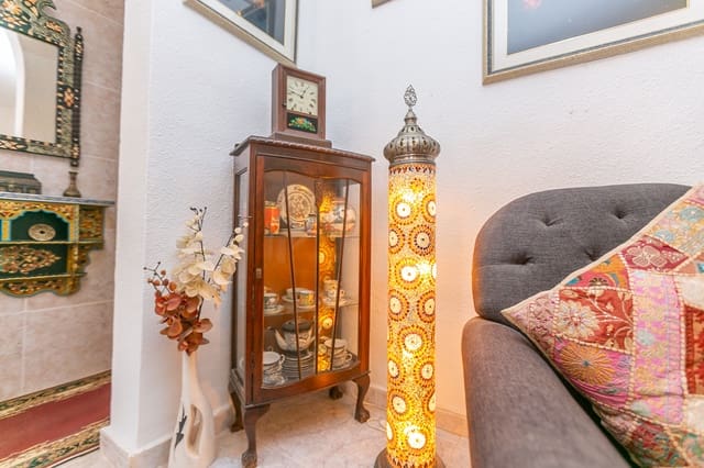 Pareado de 4 habitaciones en Los Balcones en venta - 315.000 € (Ref: 9993923)