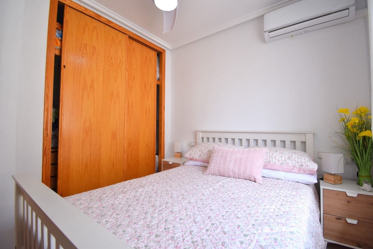2 quarto Moradia para venda em Playa Flamenca com piscina garagem - 225 000 € (Ref: 9998429)