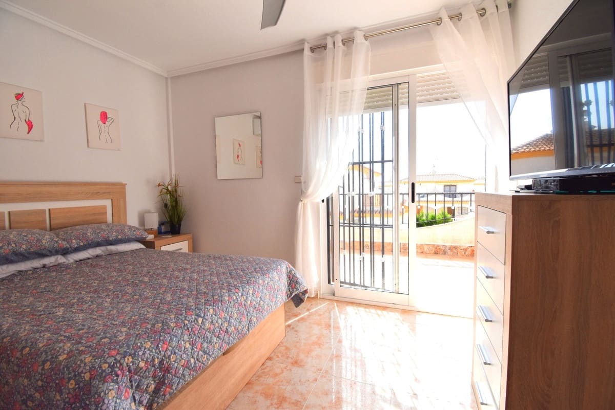 2 quarto Moradia para venda em Playa Flamenca com piscina garagem - 225 000 € (Ref: 9998429)