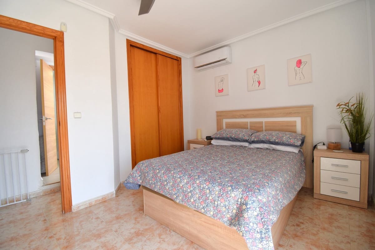 2 quarto Moradia para venda em Playa Flamenca com piscina garagem - 225 000 € (Ref: 9998429)