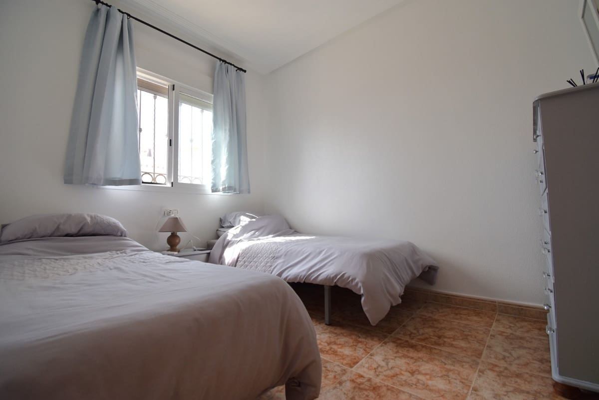 2 sovrum Lägenhet till salu i Orihuela Costa med pool garage - 179 000 € (Ref: 9998430)