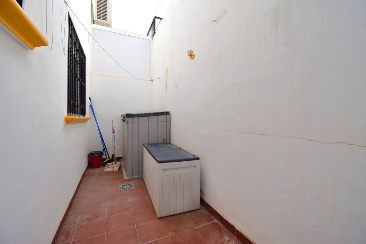 2 sovrum Lägenhet till salu i Orihuela Costa med pool garage - 179 000 € (Ref: 9998430)