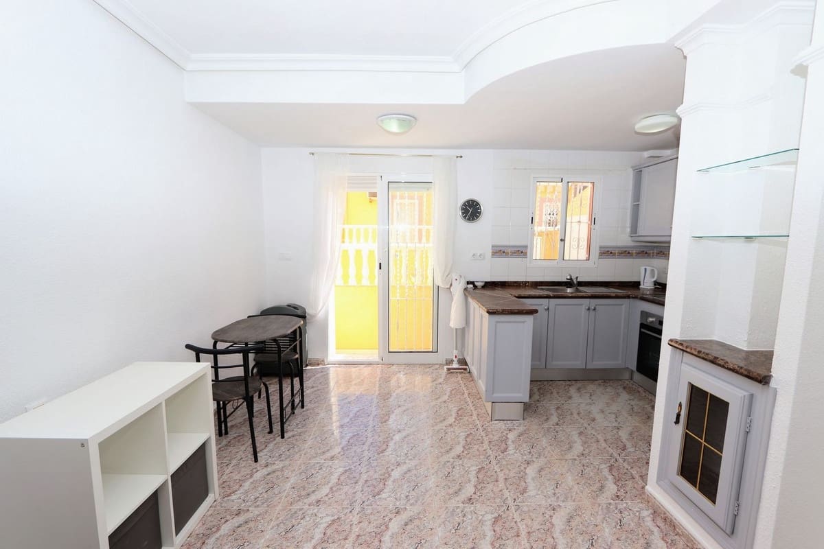 2 soverom Hus til salgs i Villamartin med svømmebasseng garasje - € 169 995 (Ref: 9998431)