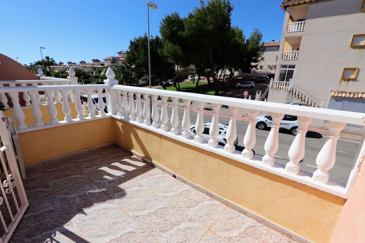 2 soverom Hus til salgs i Villamartin med svømmebasseng garasje - € 169 995 (Ref: 9998431)