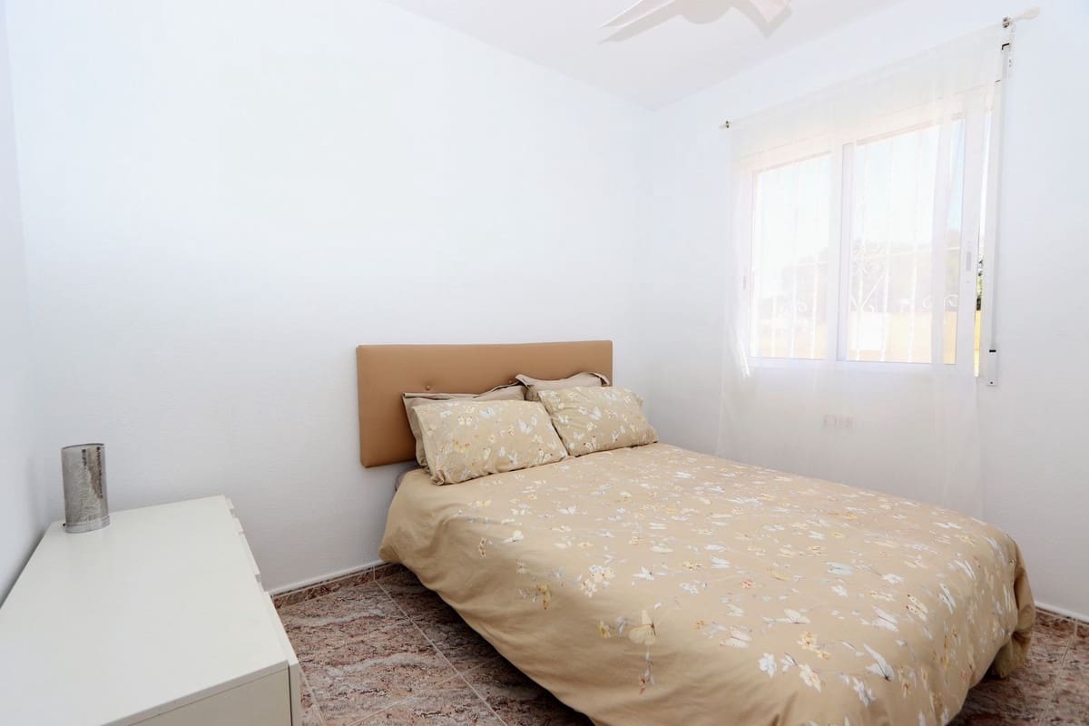 2 soverom Hus til salgs i Villamartin med svømmebasseng garasje - € 169 995 (Ref: 9998431)