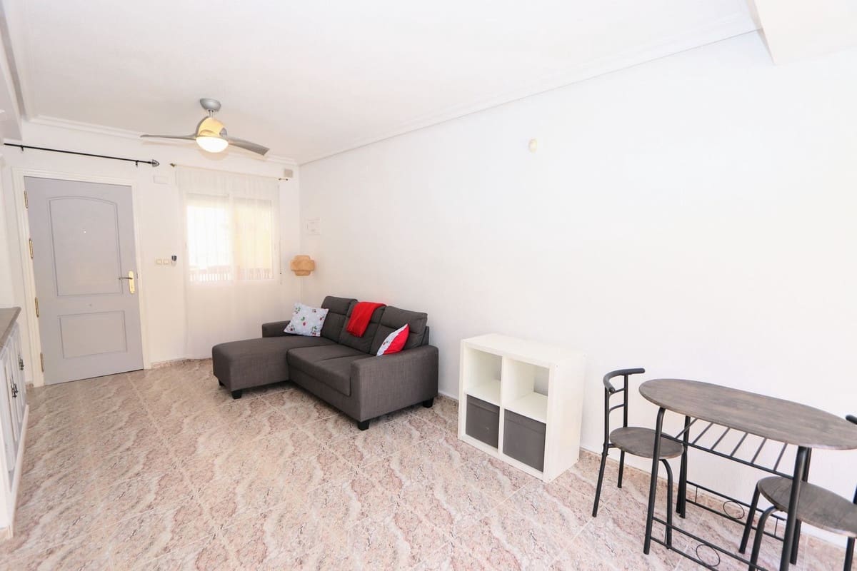 2 soverom Hus til salgs i Villamartin med svømmebasseng garasje - € 169 995 (Ref: 9998431)