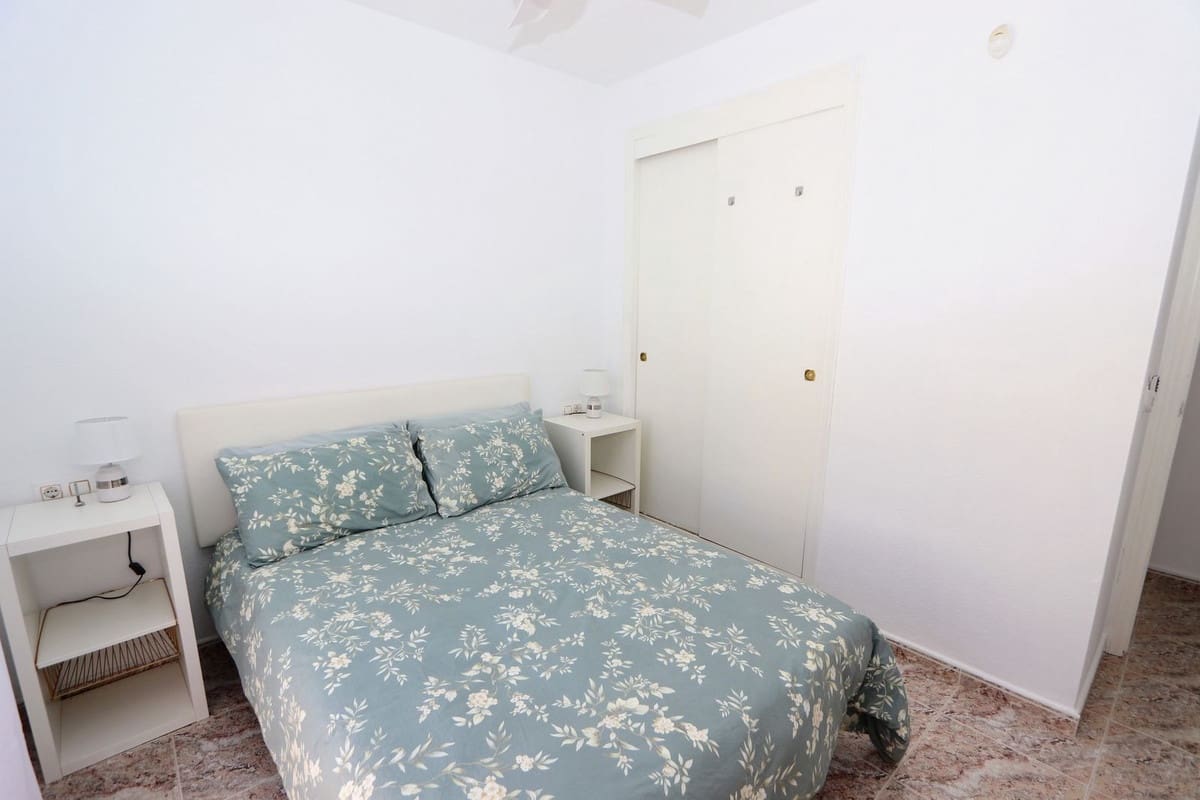 2 soverom Hus til salgs i Villamartin med svømmebasseng garasje - € 169 995 (Ref: 9998431)