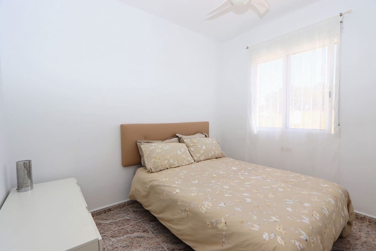 2 soverom Hus til salgs i Villamartin med svømmebasseng garasje - € 169 995 (Ref: 9998431)