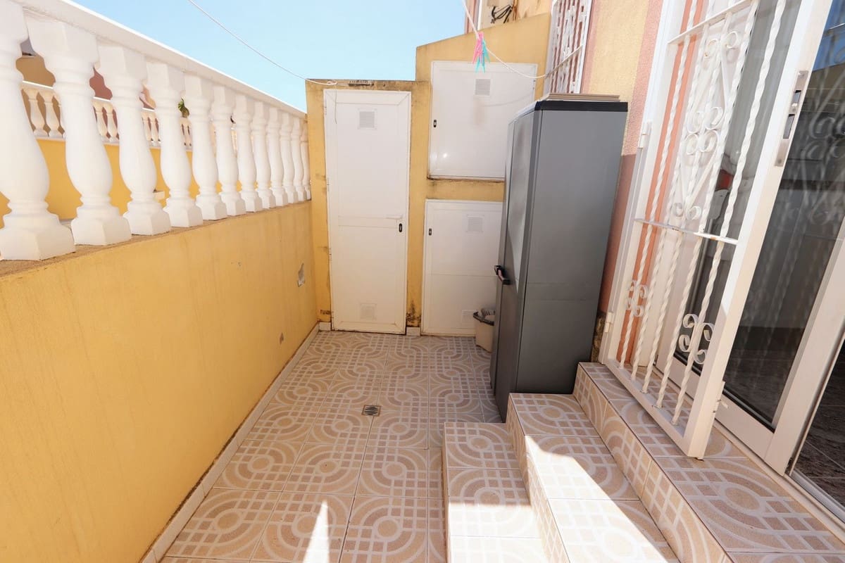 2 soverom Hus til salgs i Villamartin med svømmebasseng garasje - € 169 995 (Ref: 9998431)