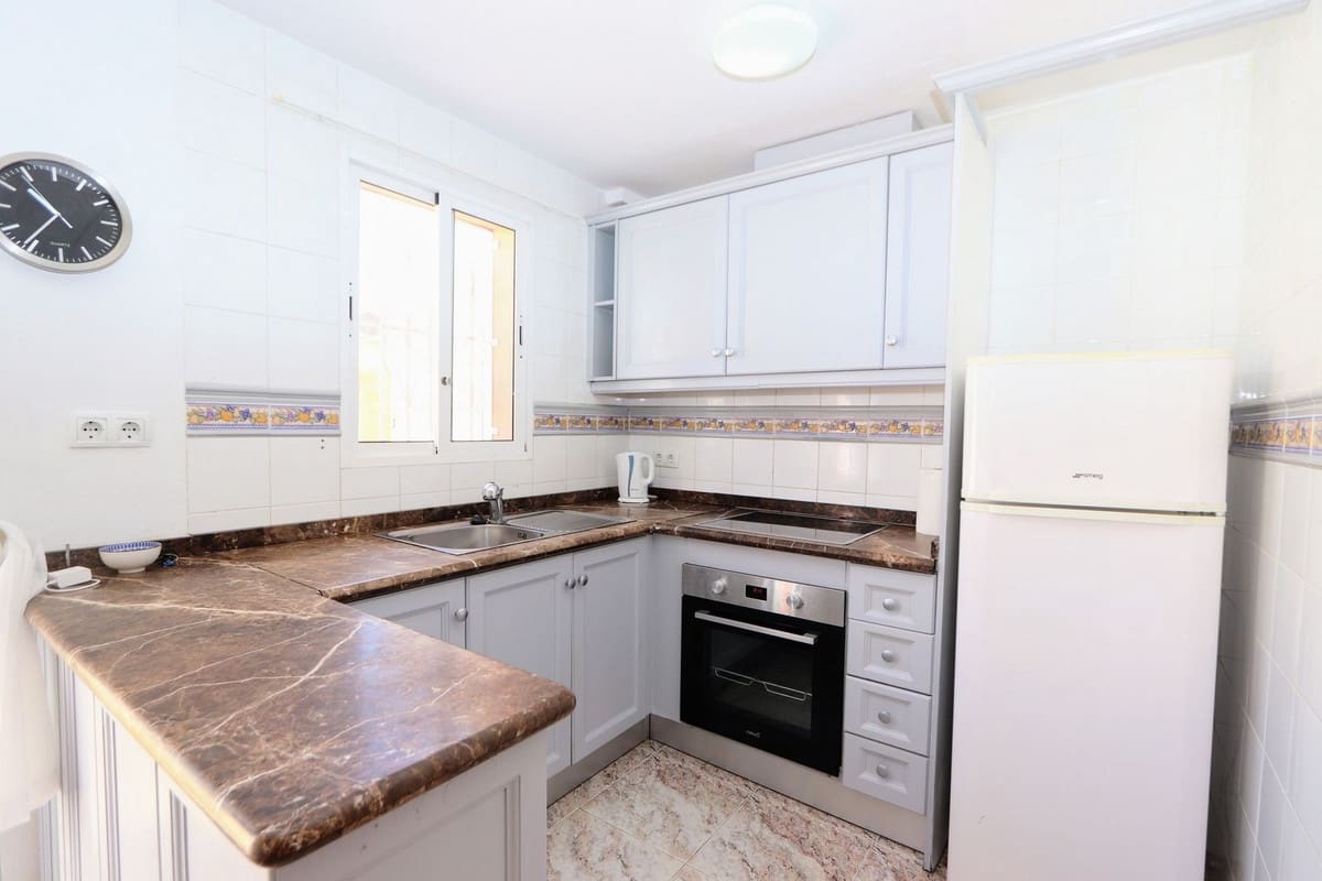 2 soverom Hus til salgs i Villamartin med svømmebasseng garasje - € 169 995 (Ref: 9998431)