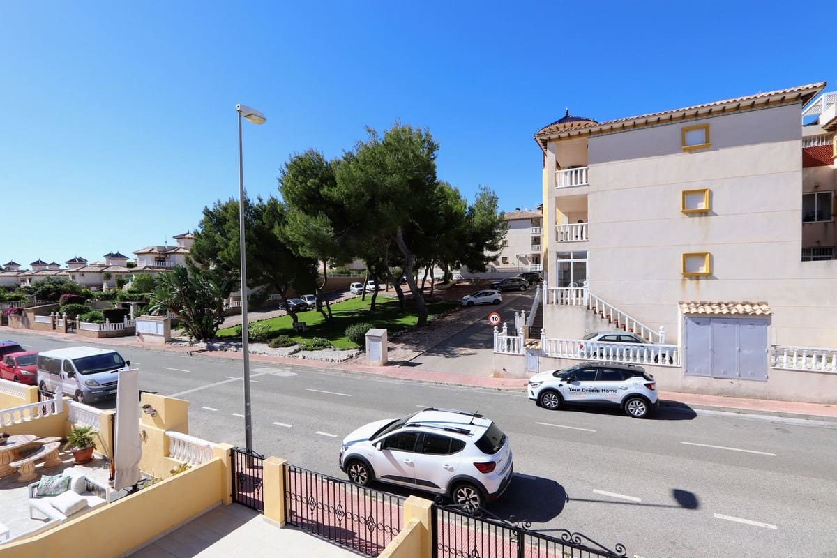2 soverom Hus til salgs i Villamartin med svømmebasseng garasje - € 169 995 (Ref: 9998431)