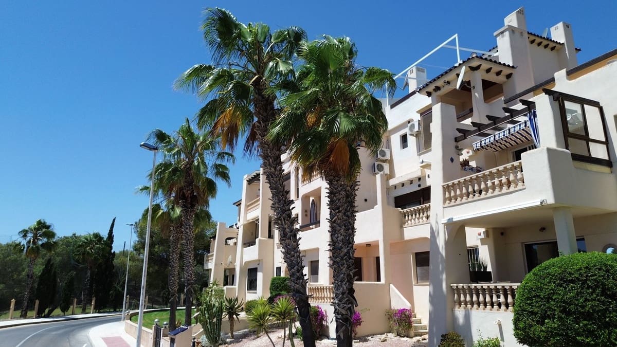 2 slaapkamer Appartement te koop in Las Ramblas Golf met zwembad garage - € 214.900 (Ref: 9998437)