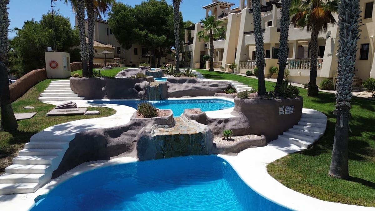 2 slaapkamer Appartement te koop in Las Ramblas Golf met zwembad garage - € 214.900 (Ref: 9998437)