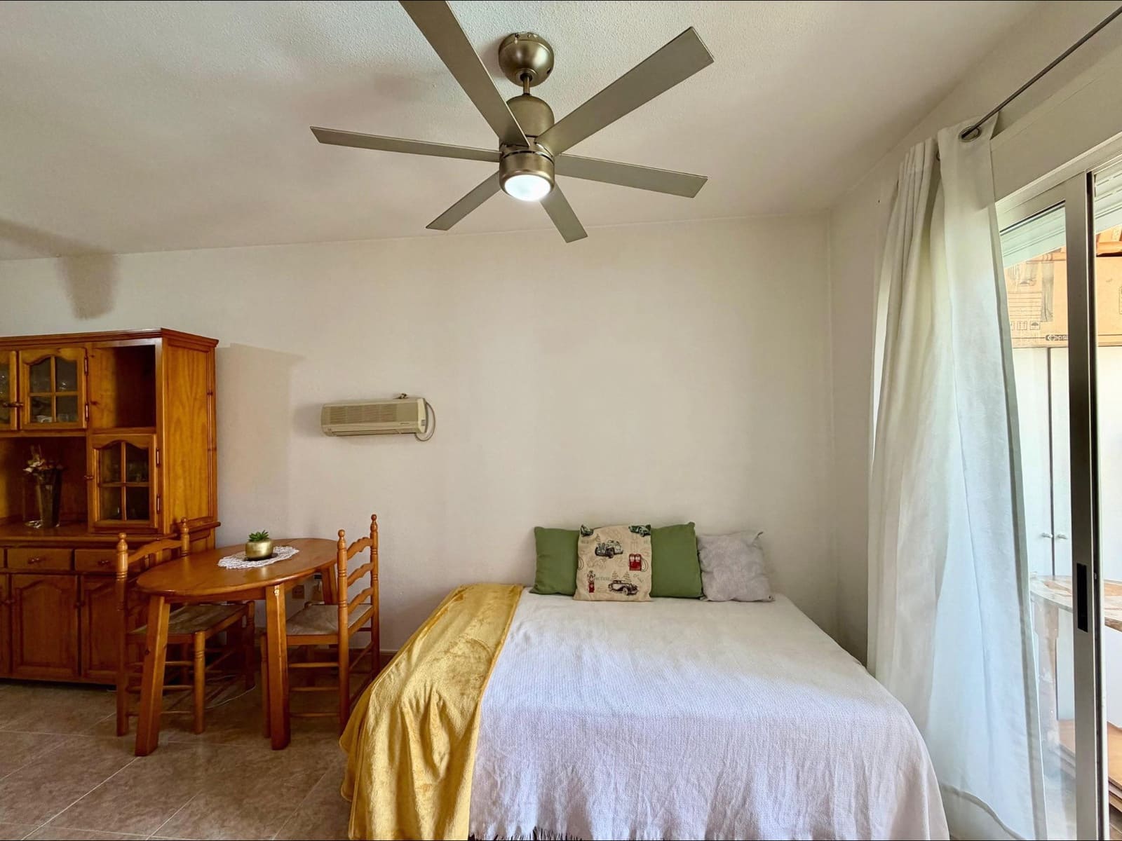 Studio for sale in Torrevieja with pool - € 103,000 (Ref: 10168639)