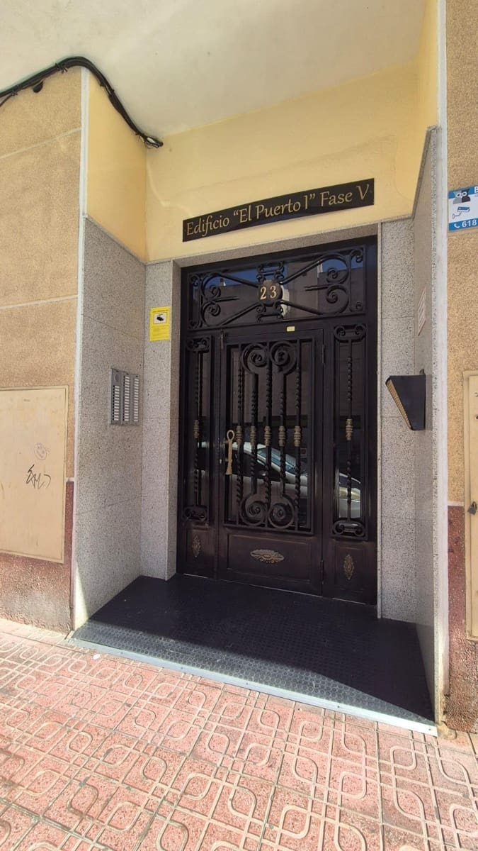 Studio for sale in Torrevieja with pool - € 103,000 (Ref: 10168639)
