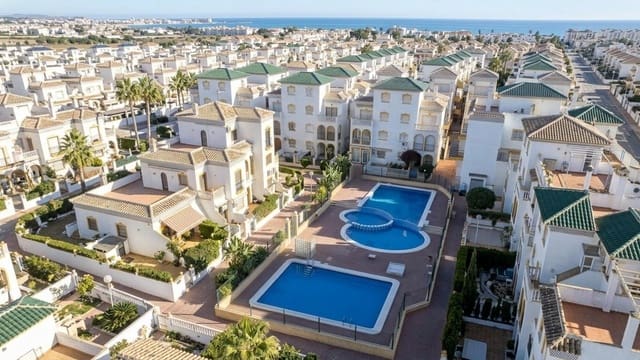4 soveværelse Villa til salg i Torreblanca, Torrevieja med swimmingpool garage - € 350.000 (Ref: 10171871)